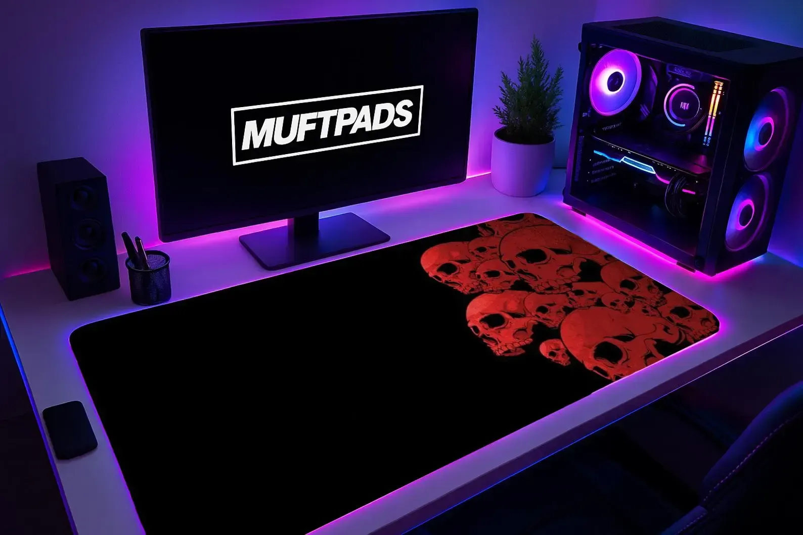 Red Skull Dark Desk Mat Mouse Pad – Gothic Minimal Artwork